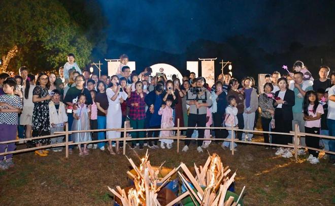 燃！白天逛摊听民谣入夜追萤火蹦迪新葡京娱乐“五一”苏州太湖东山太(图5)