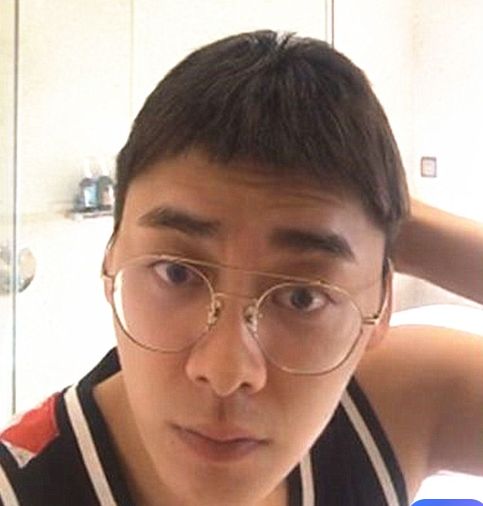 旧情复燃！AB玩船上剧本杀！新葡京瘦腿针影后和抠脚男星(图2)