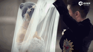 疯了！搭小 19 岁奶狗新剧爆火出圈澳门新葡京网页42 岁陈妍希离婚后杀(图23)